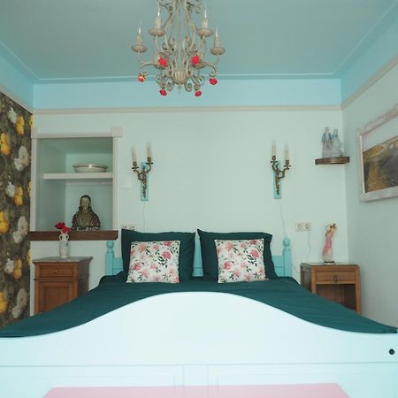 B&B Bureau Warmoesstraat Den Burg Bagian luar foto