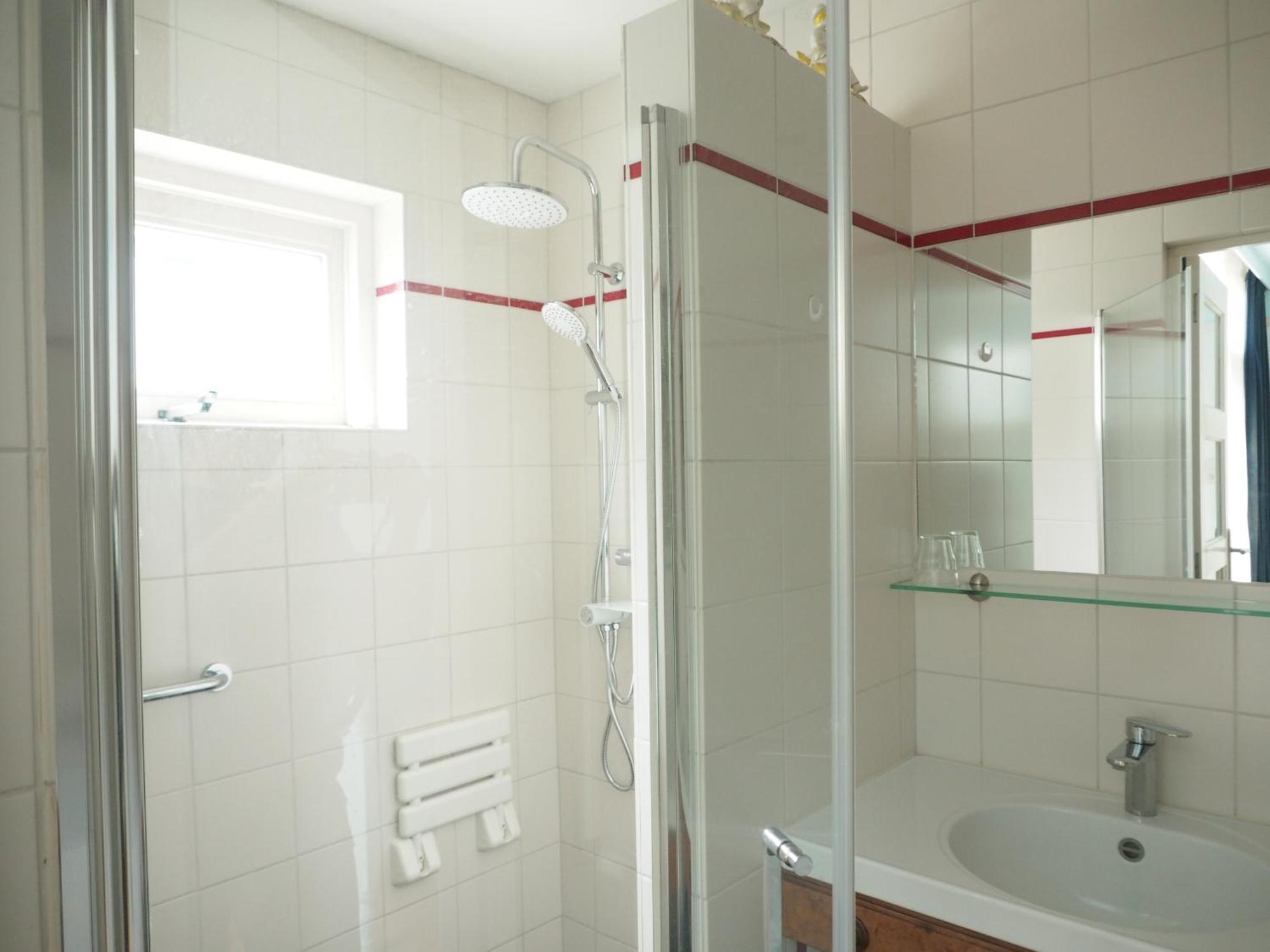 B&B Bureau Warmoesstraat Den Burg Bagian luar foto